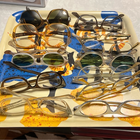 Lot of Vintage Eyeglassess - Picture 2 of 2